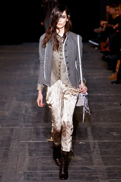 Look 22